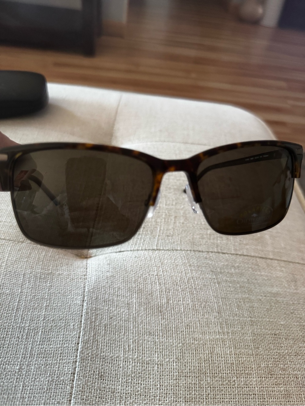 Chesterfield Unisex Tortoiseshell Rectangular Polarized Sunglasses - Brown Lense